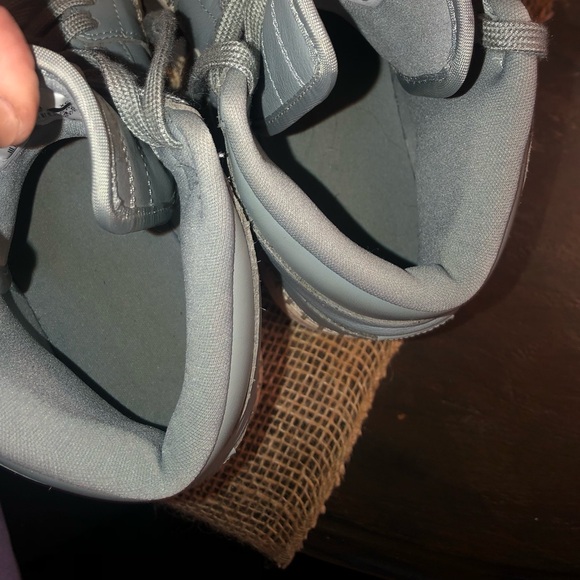 🔥AIR JORDAN RETRO 1🔥
       HIGH TOPS - Picture 7 of 11